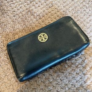 Tory Burch black leather wallet